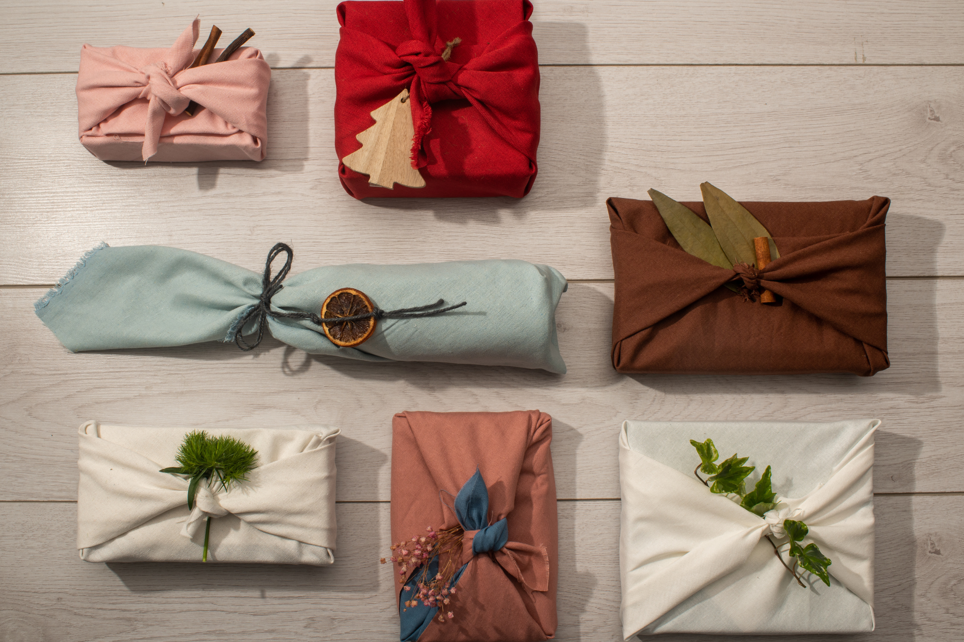 Lower the Environmental Impact of Holiday Shopping with these 5 Sustainable Shopping Strategies