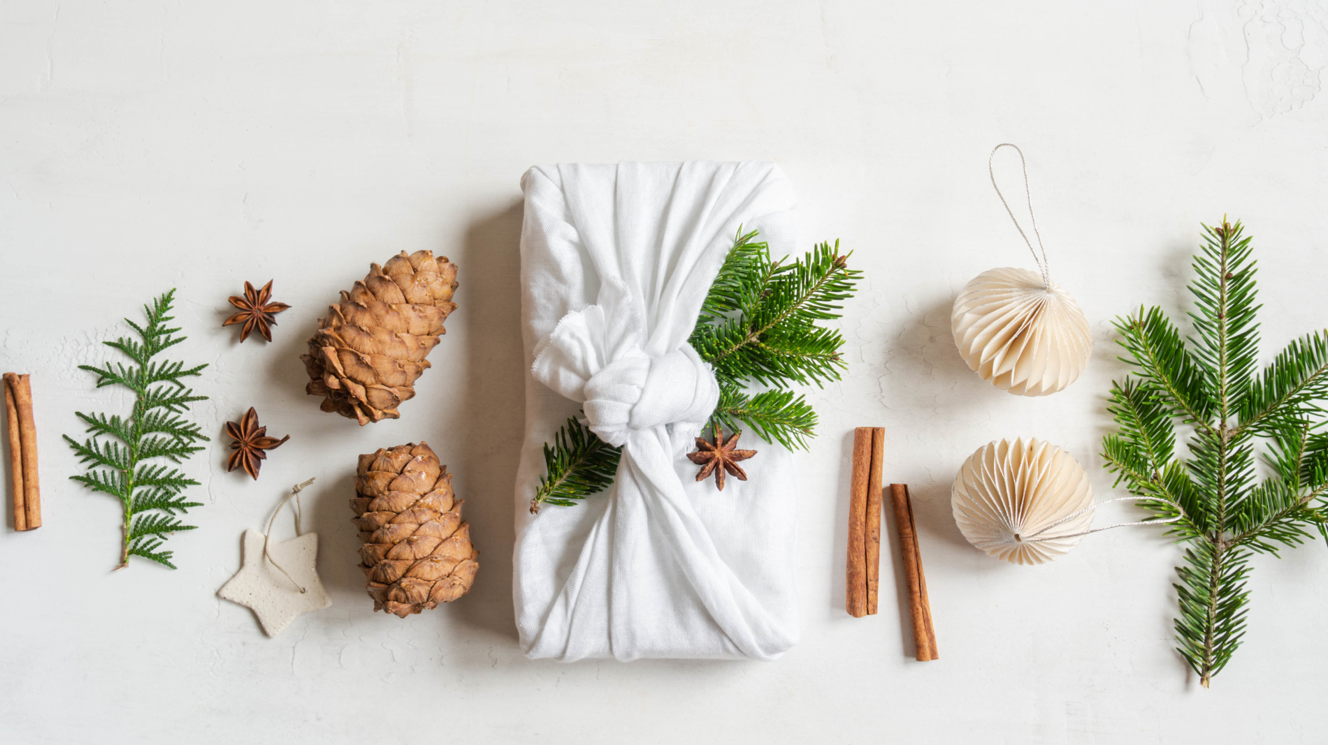 Healthy Holiday Gift Guide: Align your Shopping List with your Holistic Values