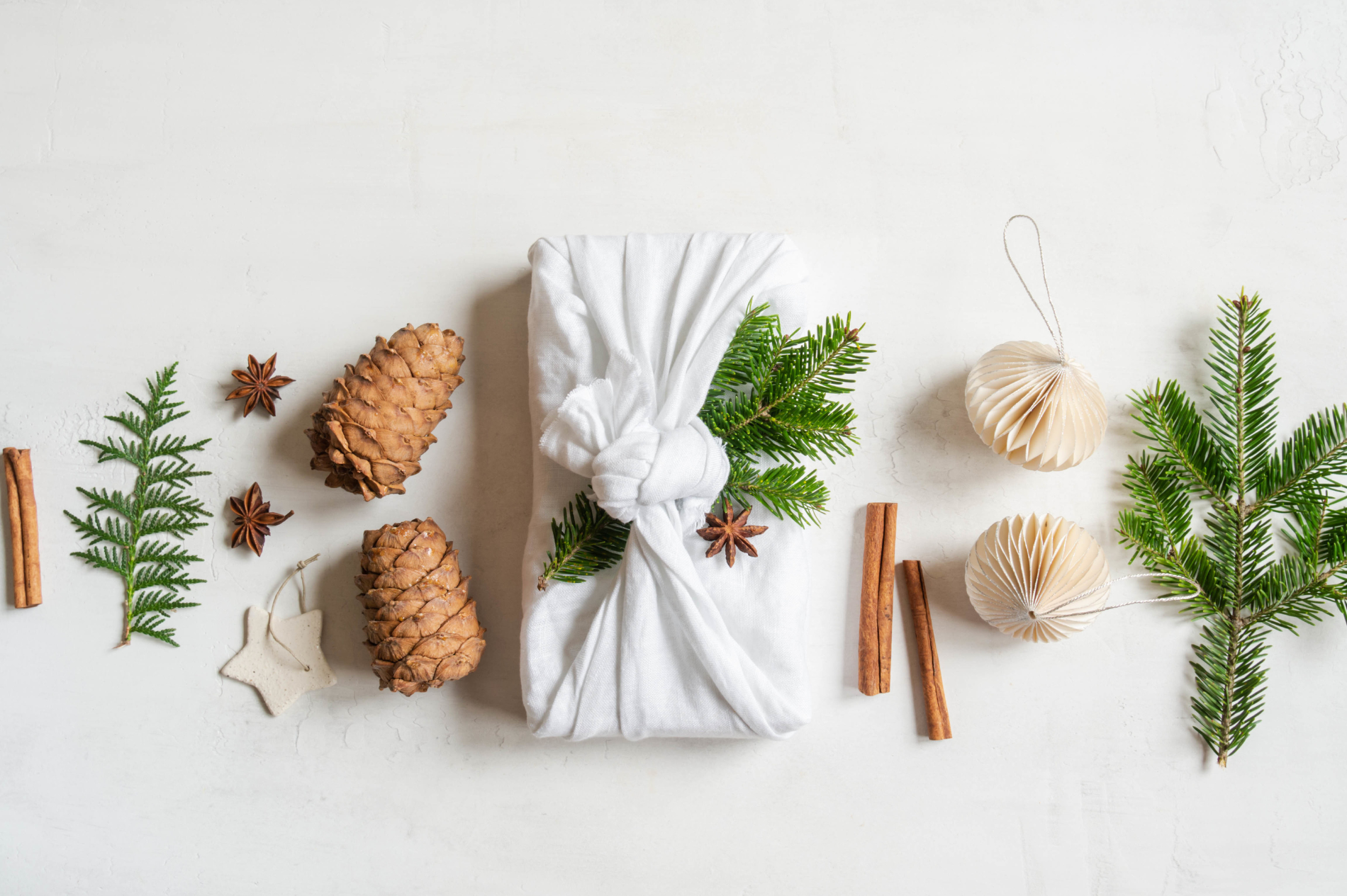 Healthy Holiday Gift Guide: Align your Shopping List with your Holistic Values